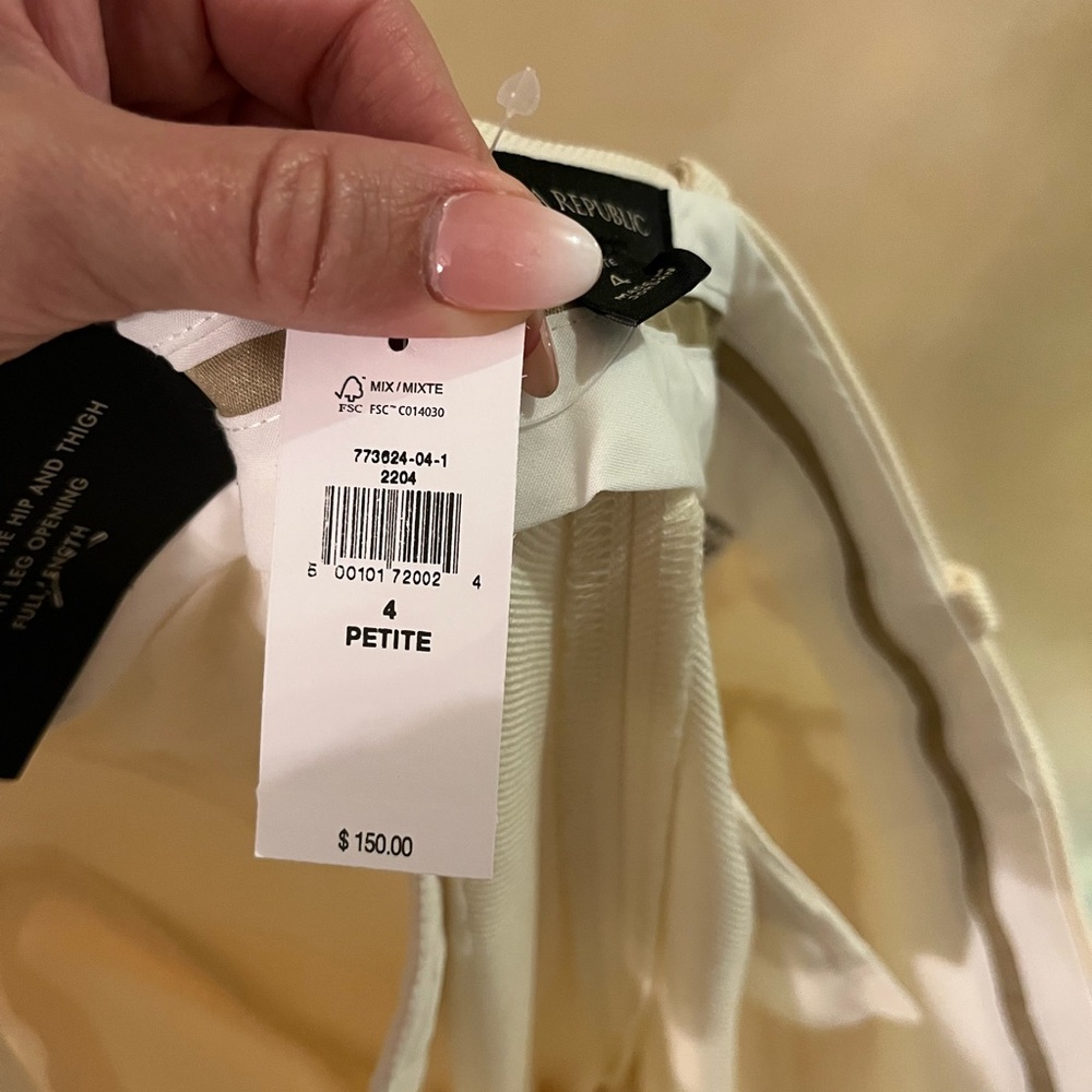 NEW W/ TAGS Banana Republic Lido Straight Italian Wool Pant size 4P, Cream Color - Picture 5 of 14
